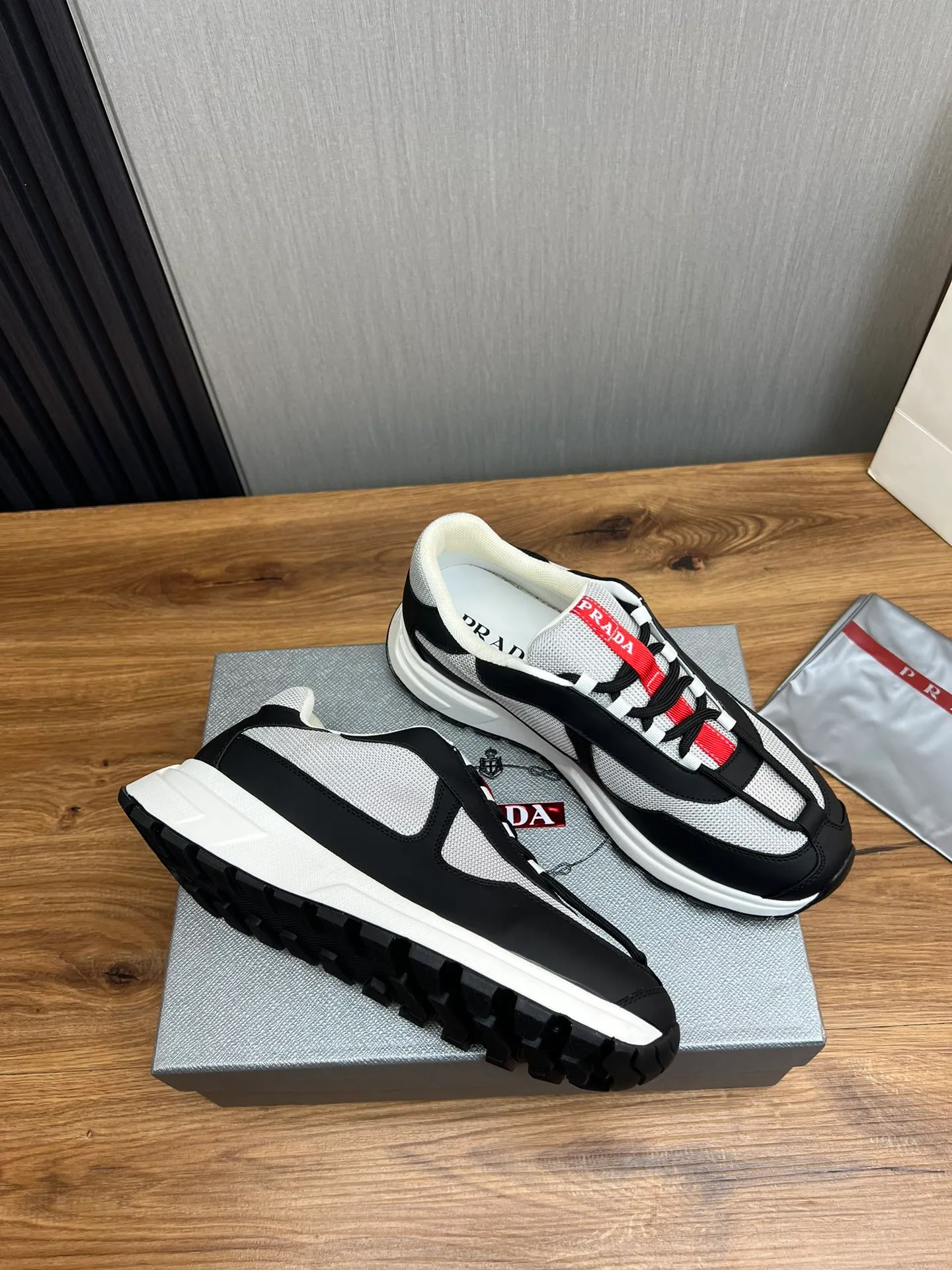Men's shoes 💰540💰 [PRADA] Men's shoes are popular in the counter, official website is synchronized, 1 high-quality shipment ✔️Original fly-woven cowhide + cowhide lining, 1🆚1 replica, original sole, 38-45 (45 customized, non-refundable)